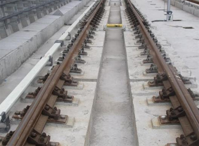 鋼軌接頭對(duì)接和錯(cuò)接的優(yōu)缺點(diǎn)各是什么?煤礦窄軌鐵路如何采用?